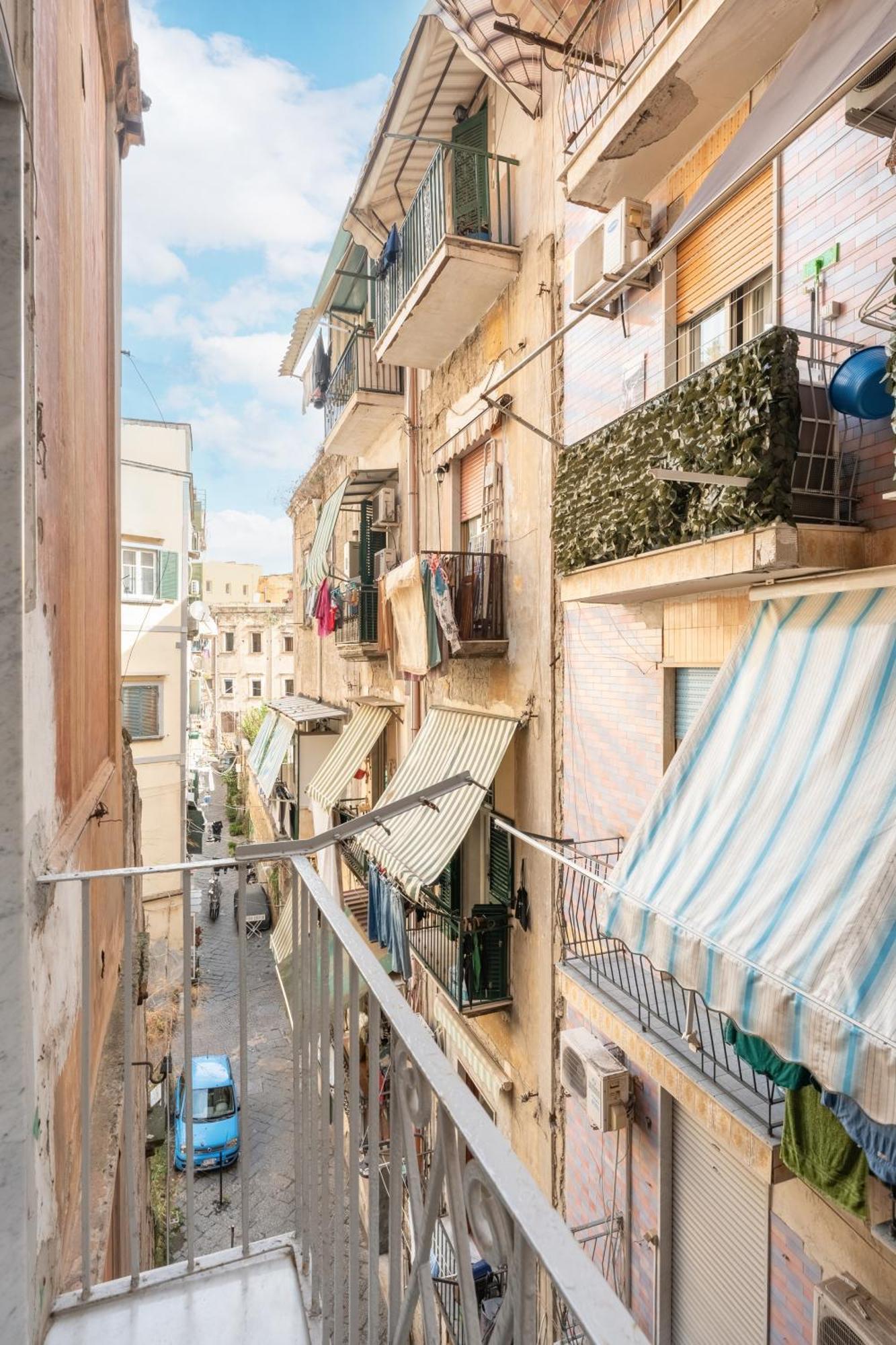 The Idyll Boutique - In Napoli's Spanish Quarters Couette-café
